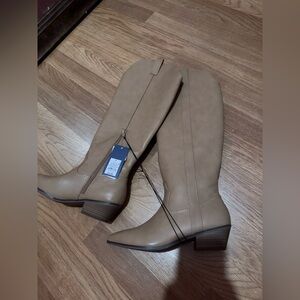 Tan Knee High boots NWT